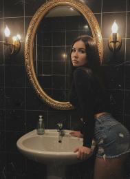 Проститутка-индивидуалка из Киева Вика с телефоном 0672003995