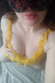 Индивидуалка-проститутка из Киева Kira предлагающая страпон