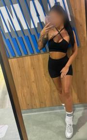 Индивидуалка-проститутка из Киева Ника предлагающая окончание на грудь