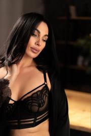 Индивидуалка-проститутка из Киева Даша предлагающая массаж профи