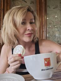 Проститутка-индивидуалка из Киева ВАЛЕНТИНА Milf
 с 3 размером груди