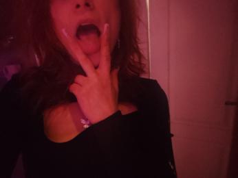 Проститутка-индивидуалка Крис у метро 