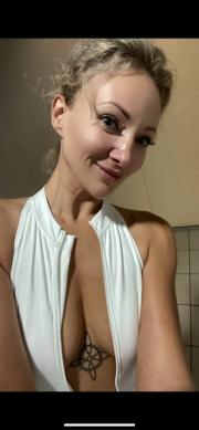 Проститутка-индивидуалка из Киева Лиса с 2 размером груди