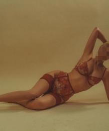 Проститутка-индивидуалка Анечка у метро Контрактовая площадь