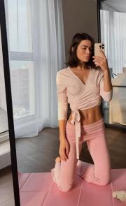 Индивидуалка-проститутка из Киева Ева предлагающая секс анальный