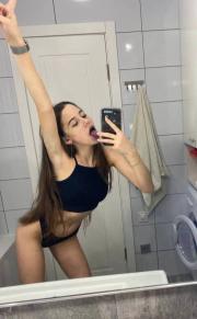 Проститутка-индивидуалка Вікуся у метро 