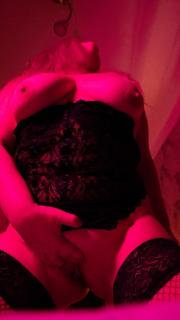 Проститутка-индивидуалка из Киева Юля на ночь скидка  с телефоном 0971548703